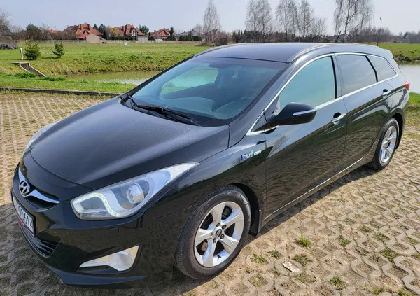 łódzkie Hyundai i40 cena 31909 przebieg: 238000, rok produkcji 2011 z Sieradz